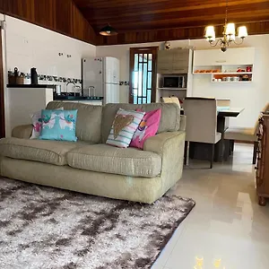 casa-em-campos.camposdojordaohotels.net/